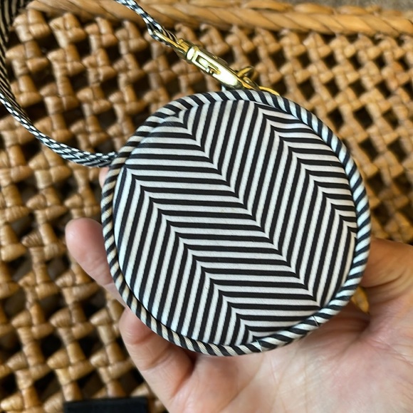 Jujube Pacifier Holder - Picture 3 of 5